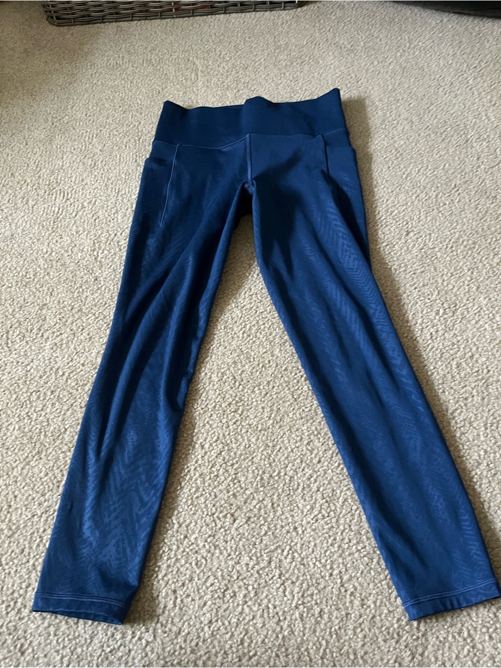Athleta Navy Blue High-Waist Active Leggings. Salutation Stash Leggings.